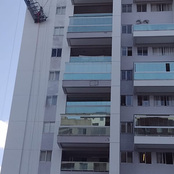 Operários resgatados de andaime em Águas Claras