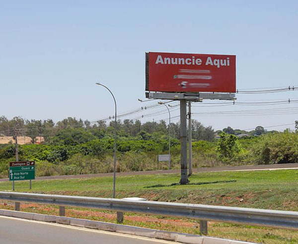 Poluição visual incomoda a população de Águas Claras