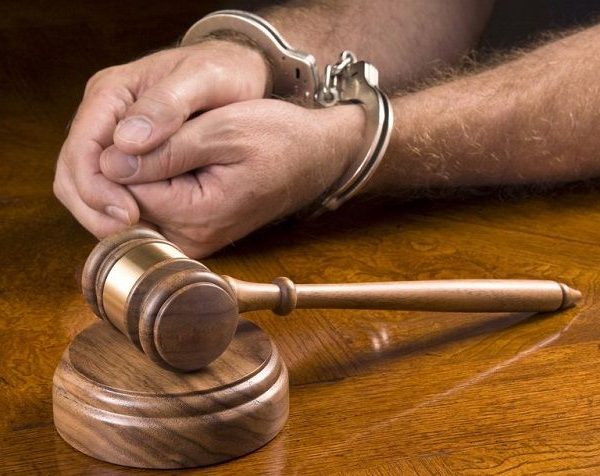 Justiça condena dono de apartamento por fraude processual após morte de jovem