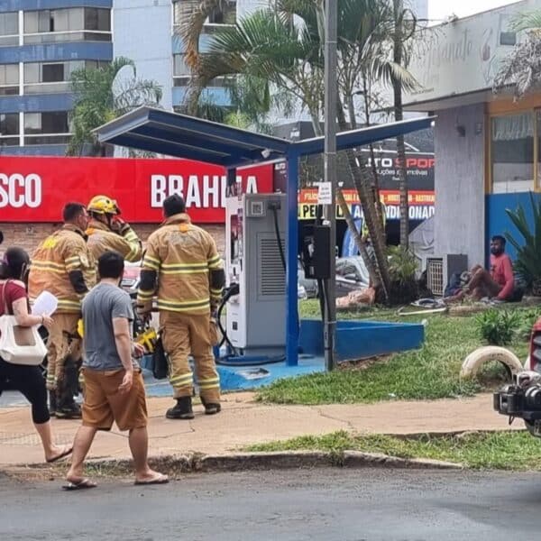 Incêndio atinge estação de carregamento de veículo elétrico em Águas Claras