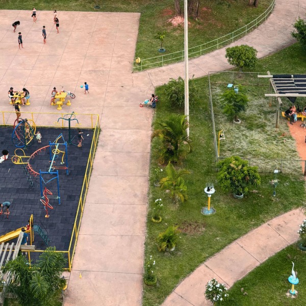De Olho na Praça: cuidado voluntário transforma a Praça Tuiuiú em referência em Águas Claras