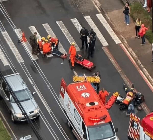 Idosa é atropelada por motociclista enquanto atravessava faixa de pedestres em Águas Claras