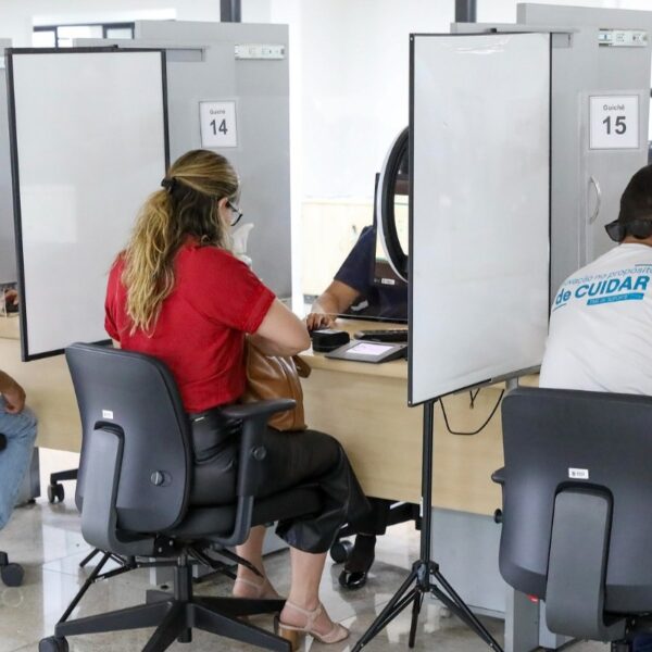 Mutirão do TRE-DF atende eleitores antes do fechamento do cadastro eleitoral