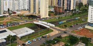 Passageiro sofre acidente após prender mão na porta do metrô em Águas Claras