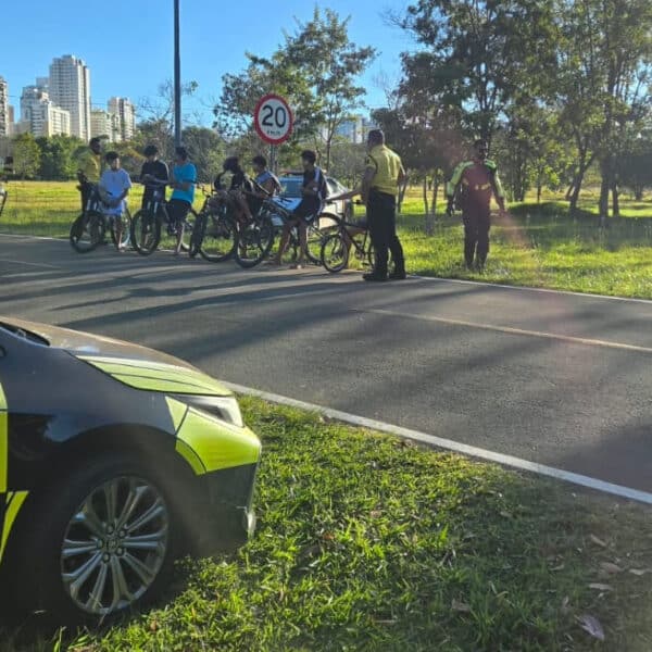 Detran-DF aperta a fiscalização no Parque de Águas Claras e alerta ciclistas