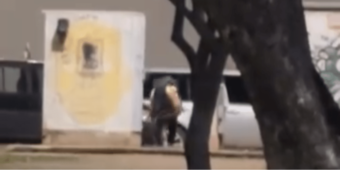 Homem é flagrado retirando cabos de caixa de telefonia na Estação Arniqueiras, em Águas Claras